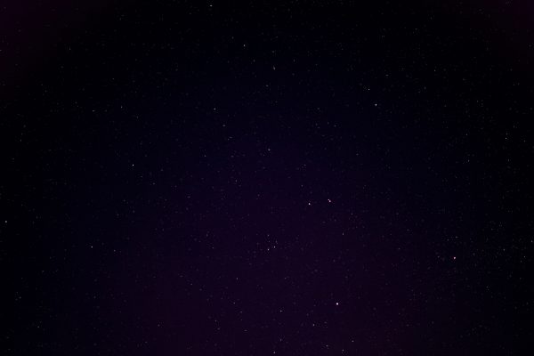 A breathtaking view of a star-filled night sky, capturing the magic of the universe. Espace 4K
