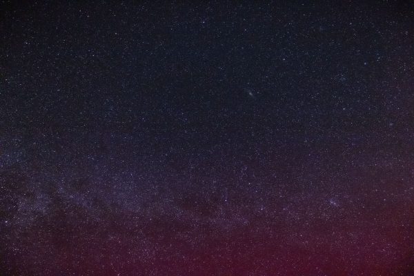 A breathtaking view of the star-filled night sky over Bergerac, France, showcasing the Milky Way. Espace 4K