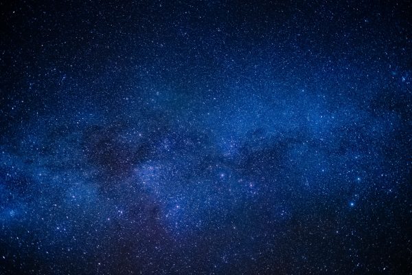 A breathtaking view of the starry night sky featuring the Milky Way galaxy. Espace 4K
