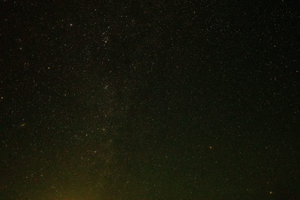A captivating view of the starry night sky showcasing the Milky Way. Espace 4K