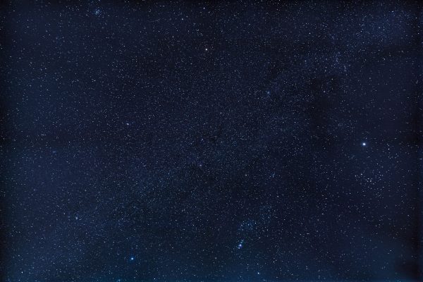 A mesmerizing view of countless stars in the night sky, ideal for space enthusiasts. Espace 4K