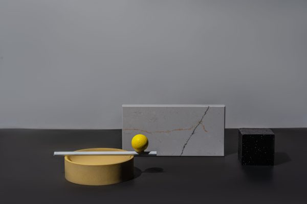 A sleek arrangement of geometric shapes and textures in a minimalist style, emphasizing elegance. Minimaliste 4K