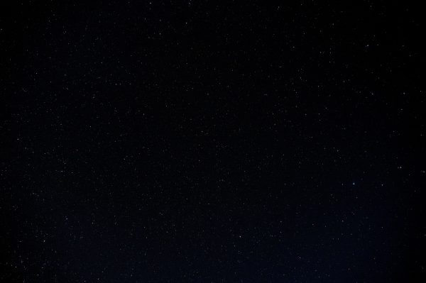 A vast star-filled sky showcasing the beauty of the night universe. Ideal for astronomy themes. Espace 4K