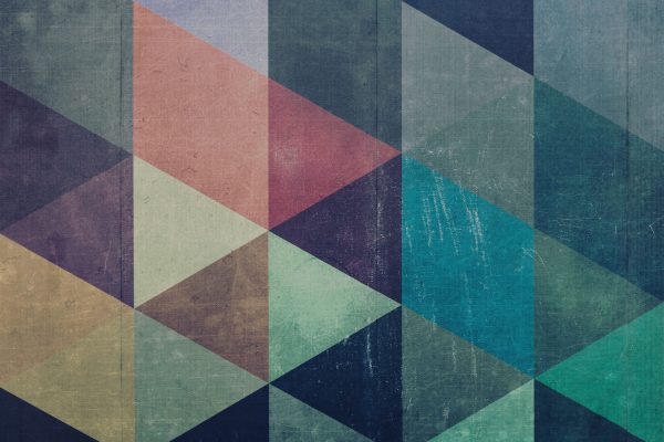 A vibrant geometric abstract design featuring multicolored triangles with a textured, artistic finish. Abstrait 4K