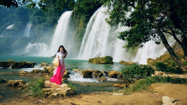 Asian, women, waterfall Women 4K