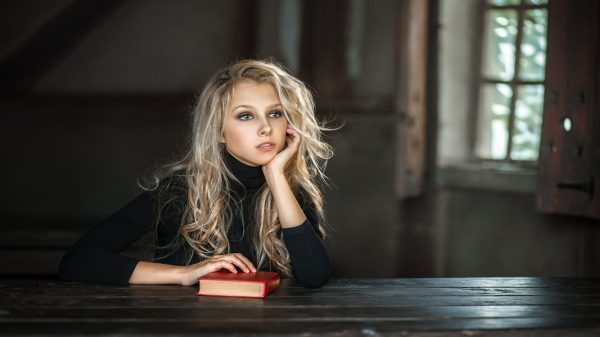 Women, blonde, books Women 4K