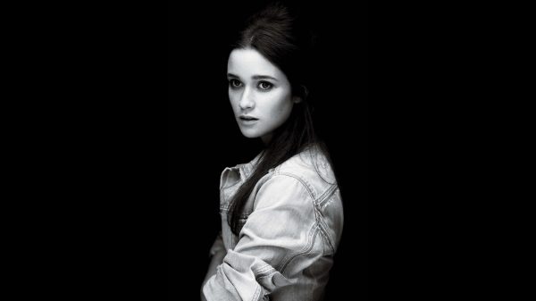 Alice Englert, actress, brunette Women 4K