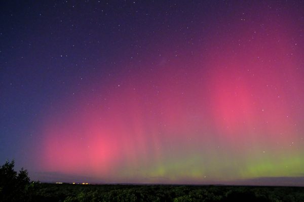 Captivating aurora display with vibrant hues over the night sky in Blind Bight, Australia. Espace 4K