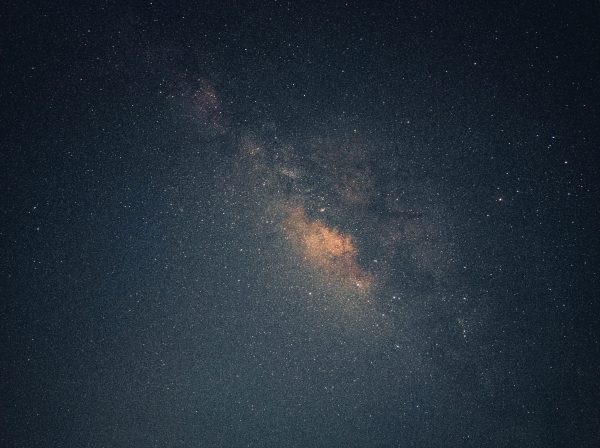 Captivating Milky Way captured in India's night sky, showcasing bright stars and cosmic wonders. Espace 4K