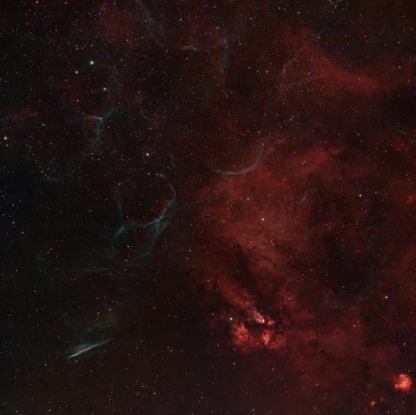 Captivating red nebula and star field captured in São Pedro de Alcântara, Brazil. Espace 4K