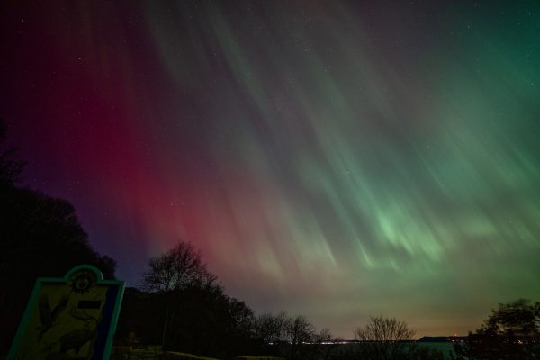 Captivating view of the Northern Lights at night in Reads Landing, Minnesota. Espace 4K
