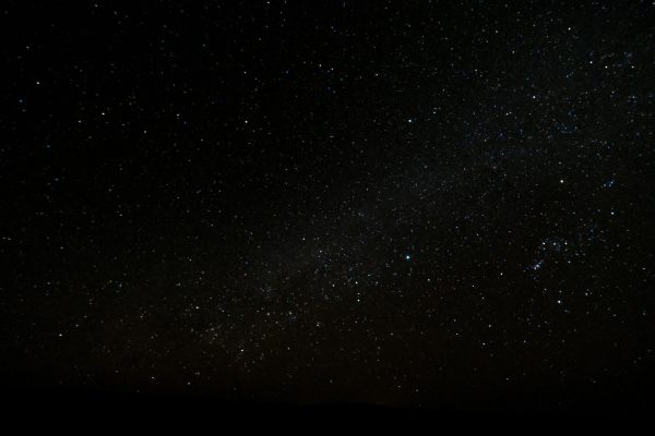 Capture of the starry night sky over Ksar Tanamouste, Morocco, showcasing a vibrant universe. Espace 4K