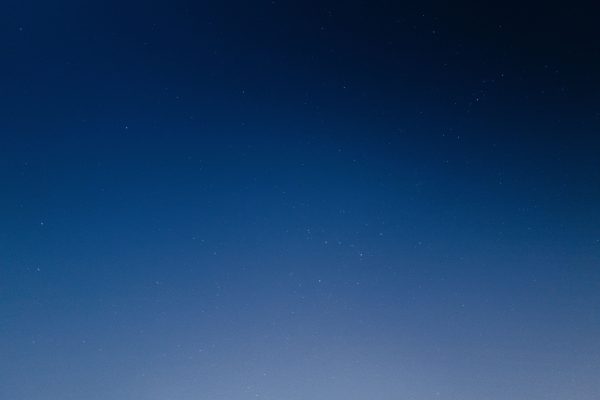 Clear starry night sky in Malaysia, perfect for astrophotography enthusiasts. Espace 4K