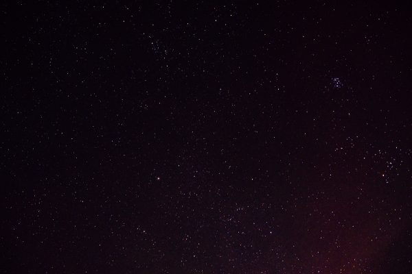 Explore a beautiful star-studded night sky, showcasing endless celestial wonders. Espace 4K