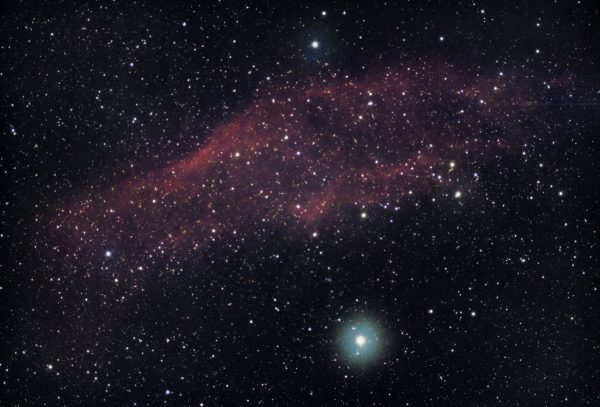 Explore the vibrant colors and stars of a cosmic nebula in deep space. Espace 4K