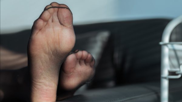 Women, feet, feet crossed Women 4K