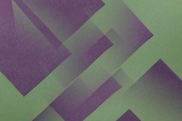 Modern abstract art with layered geometric shapes in green and purple tones. Abstrait 4K