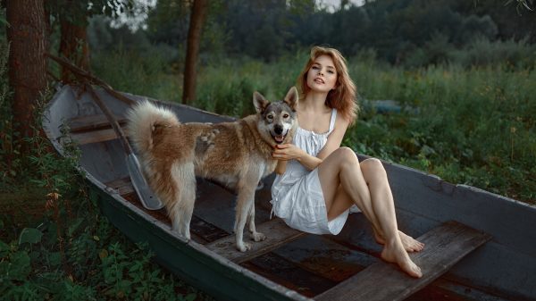 Natalya Nikitina, Andrey Metelkov, rowboat Charme 4K